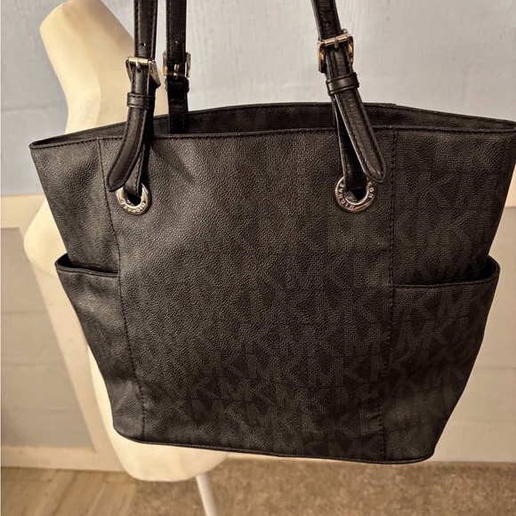 Michael Kors Black and Silver ShoulderTote  Bag Pockets Silver Hardware Logo - Picture 9 of 9